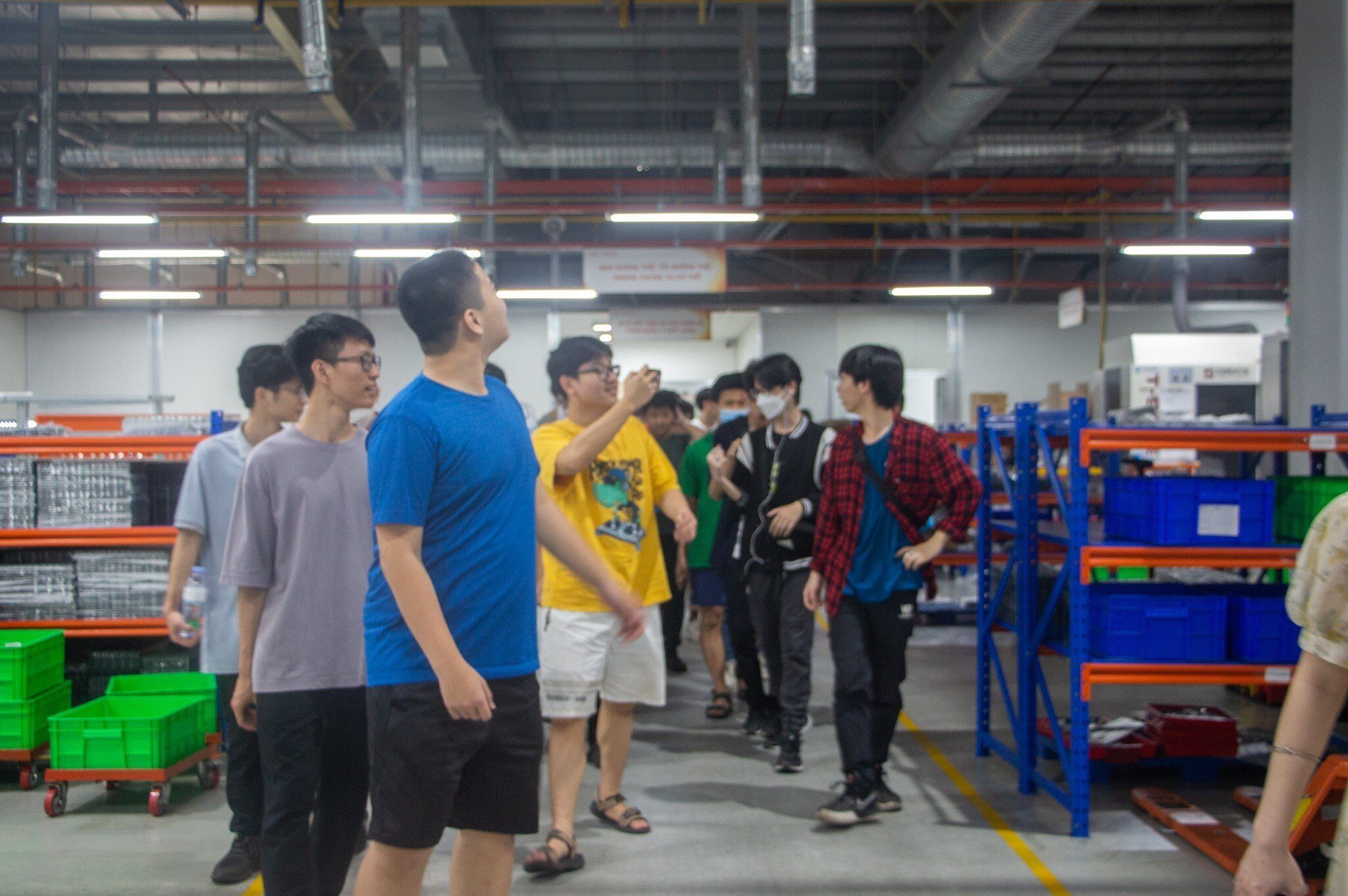 https://demo.cnctech.vn/wp-content/uploads/2023/06/42-hoc-sinh-KHTN-tham-quan-2-e1687485487997.jpg