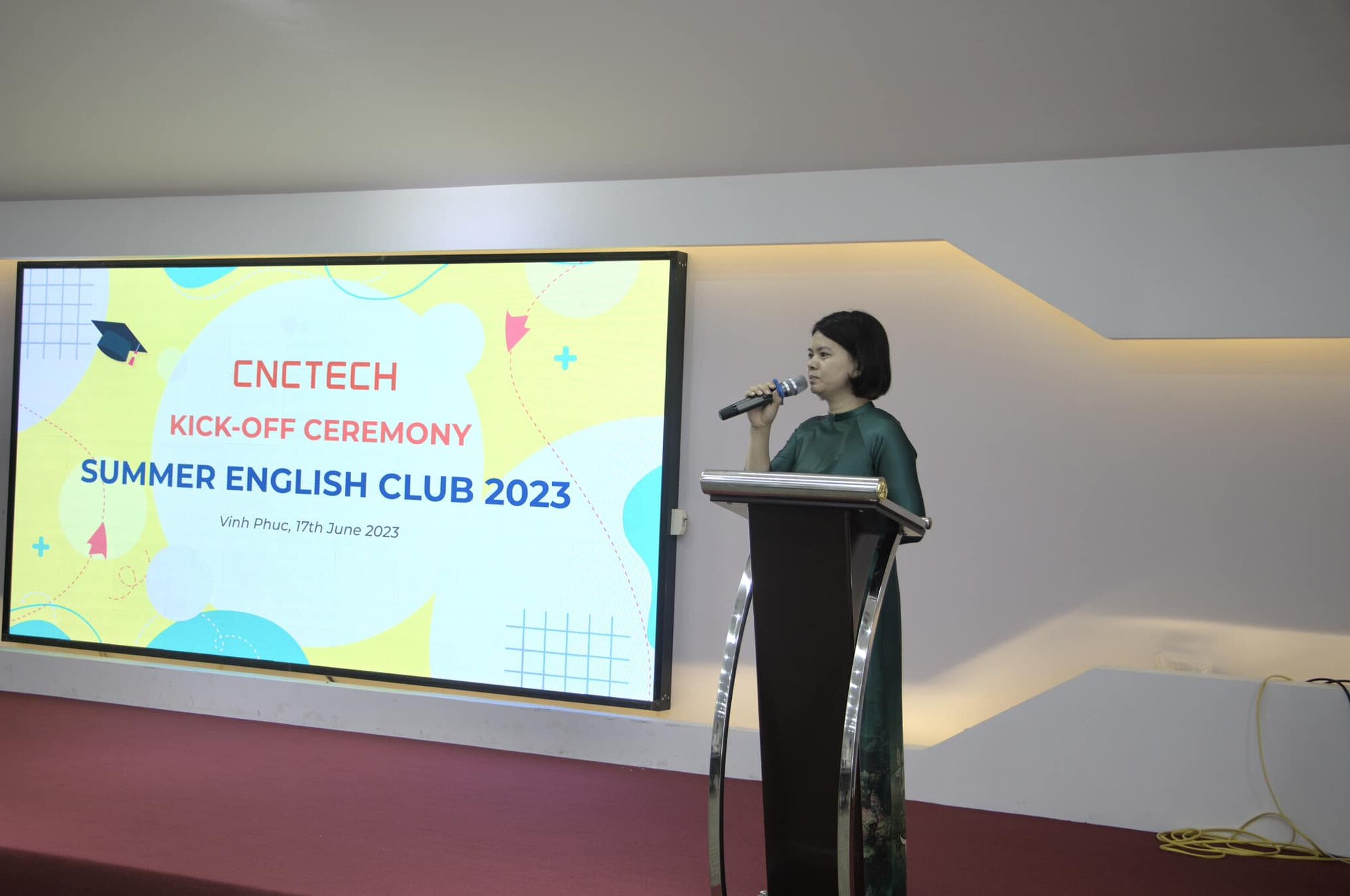 https://demo.cnctech.vn/wp-content/uploads/2023/06/Le-ra-mat-CLB-Tieng-Anh-3-e1687398556266.jpg