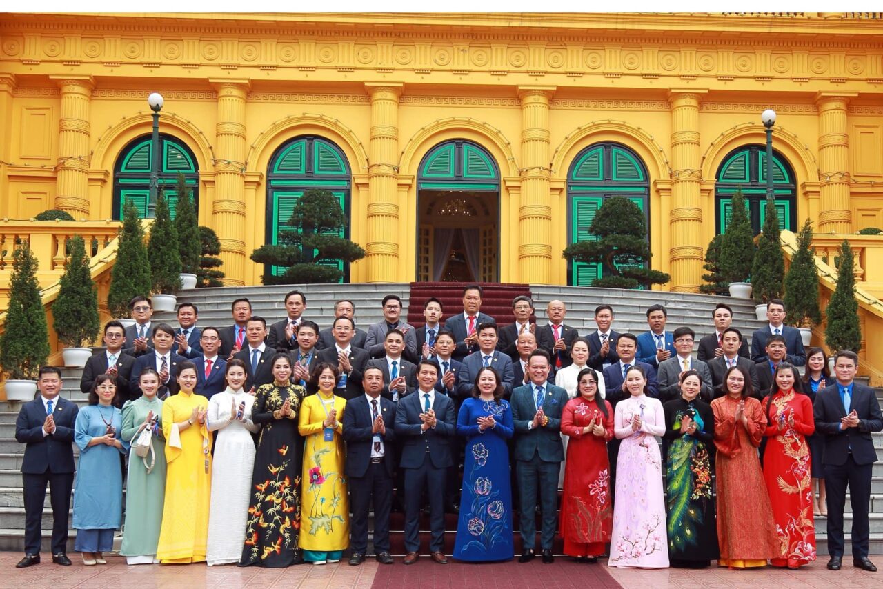https://demo.cnctech.vn/wp-content/uploads/2024/05/Gap-mat-quyen-Chu-tich-nuoc-e1713491102678-1280x854-1.jpg